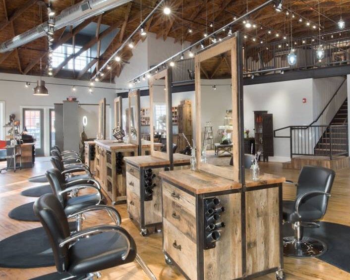 Salon Station
